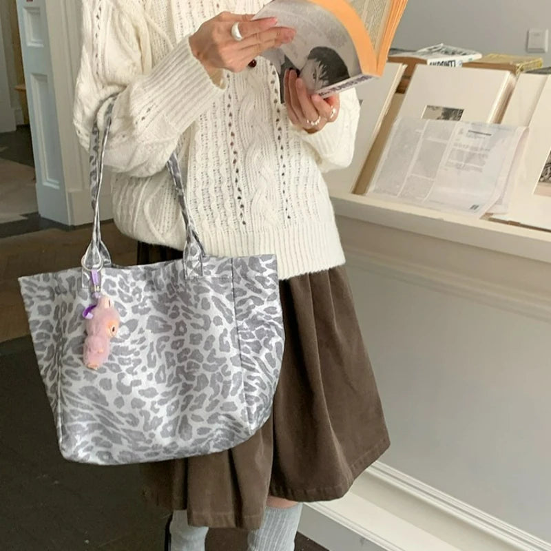 LIZAKOSHT  -  Silver Leopard Print Canvas Leisure Tote Bag Large Capacity Commuter Shoulder Bag Fashion Simple and Lightweight Storage Bags