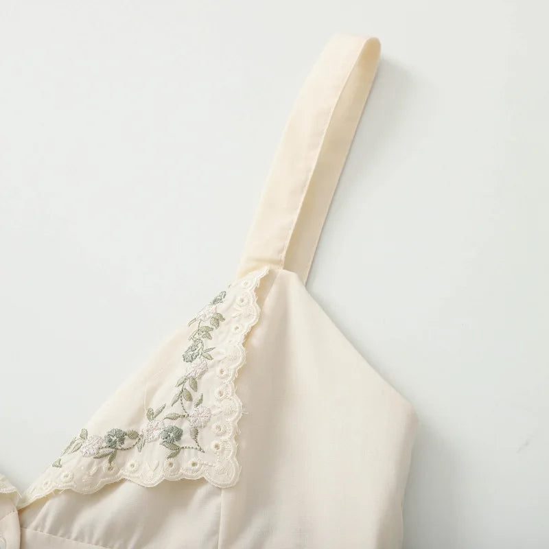 LIZAKOSHT  -  Sexy Fashionable KAOPU ZA Summer New Women's Embroidered Silk Camisole Top Strapless Backless Polyester Fabric Ladylike