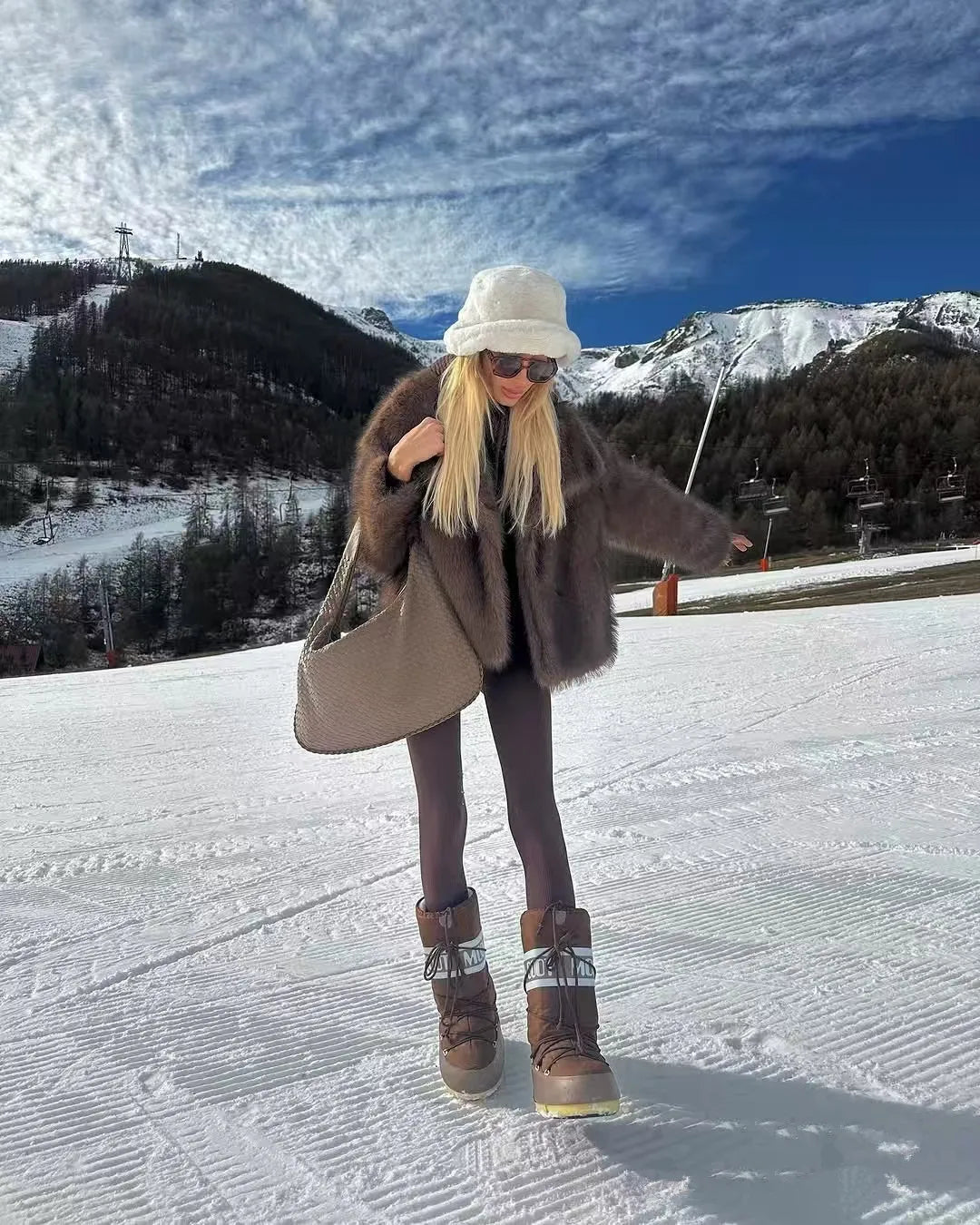 LIZAKOSHT  -  New Autumn Winter Fox Fur Coat Thickened Fluffy Fur Jacket European American Celebrity Faux Fur Women's Plush Overcoat