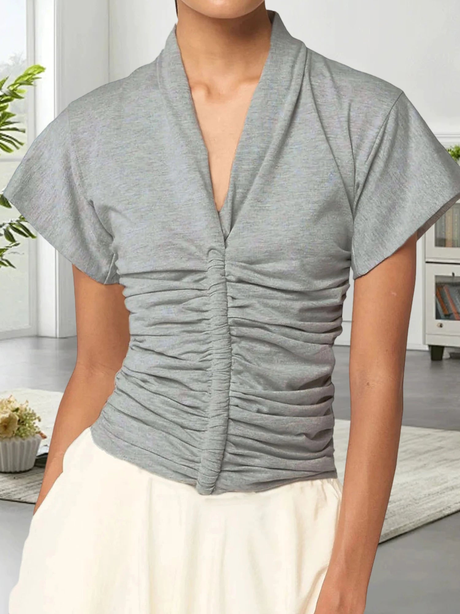 LIZAKOSHT  -  Women s V Neck Short Sleeve Pleated Solid Color  Fit T-shirt Casual Summer Top for Daily Streetwear Fashion