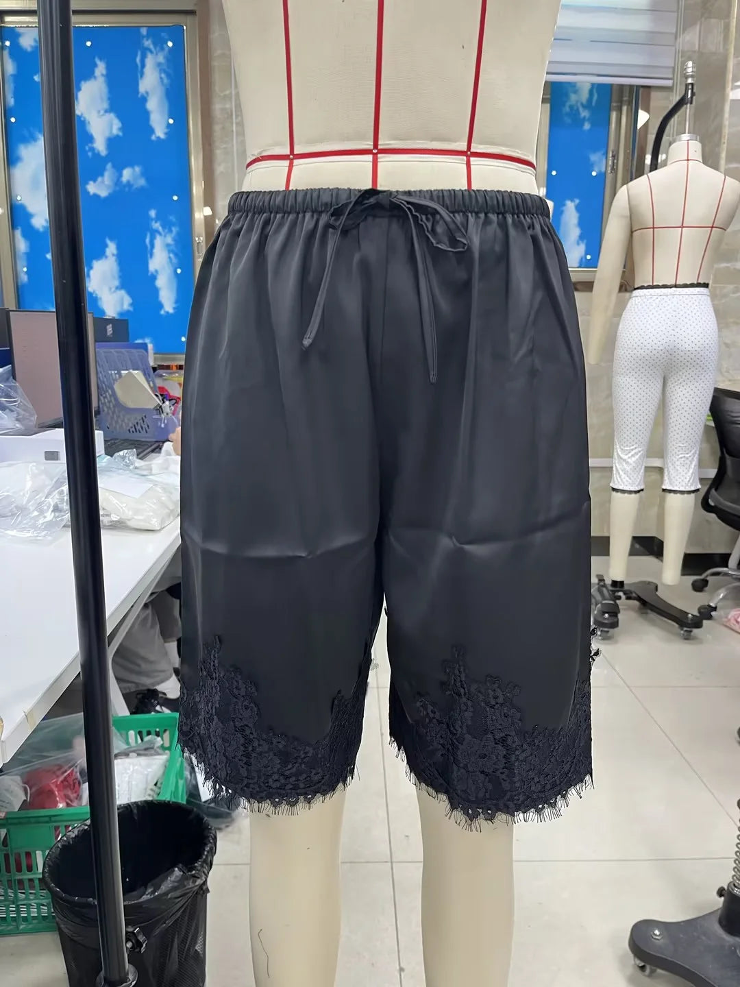 LIZAKOSHT  -  Women Satin Lace Trim Capri Pants Elastic Waisted Wide Leg Cropped Pants Slips Satin Bloomer Pettipants Shorts Y2k Streetwear