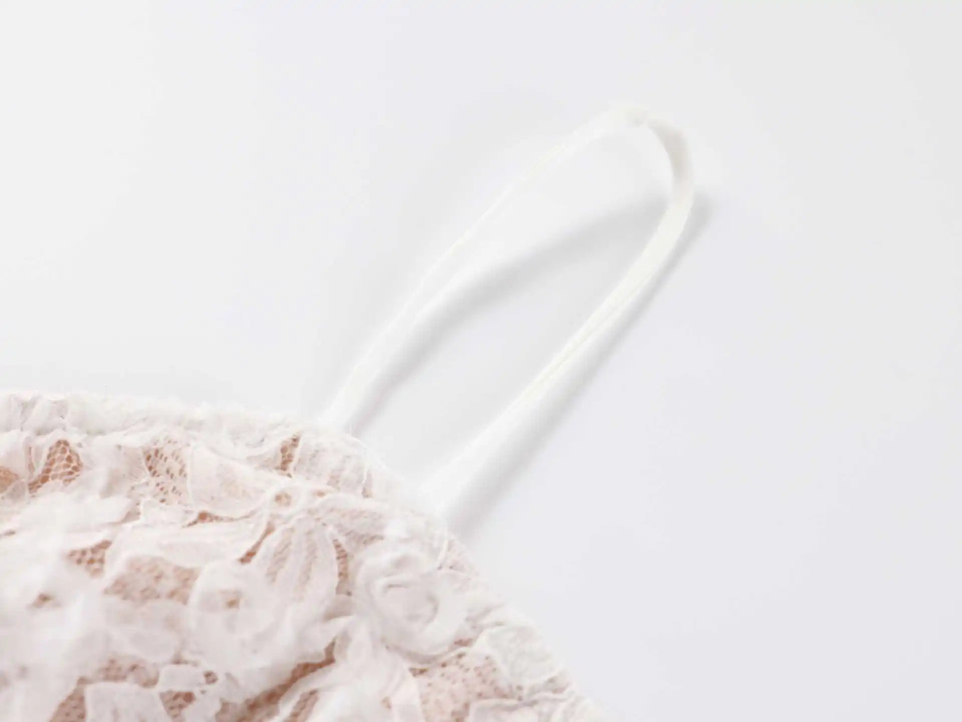 LIZAKOSHT  -  Design Sense Women's Popular Suspender Ruffle Dress, Backless Lace Sexy Hip Long Skirt