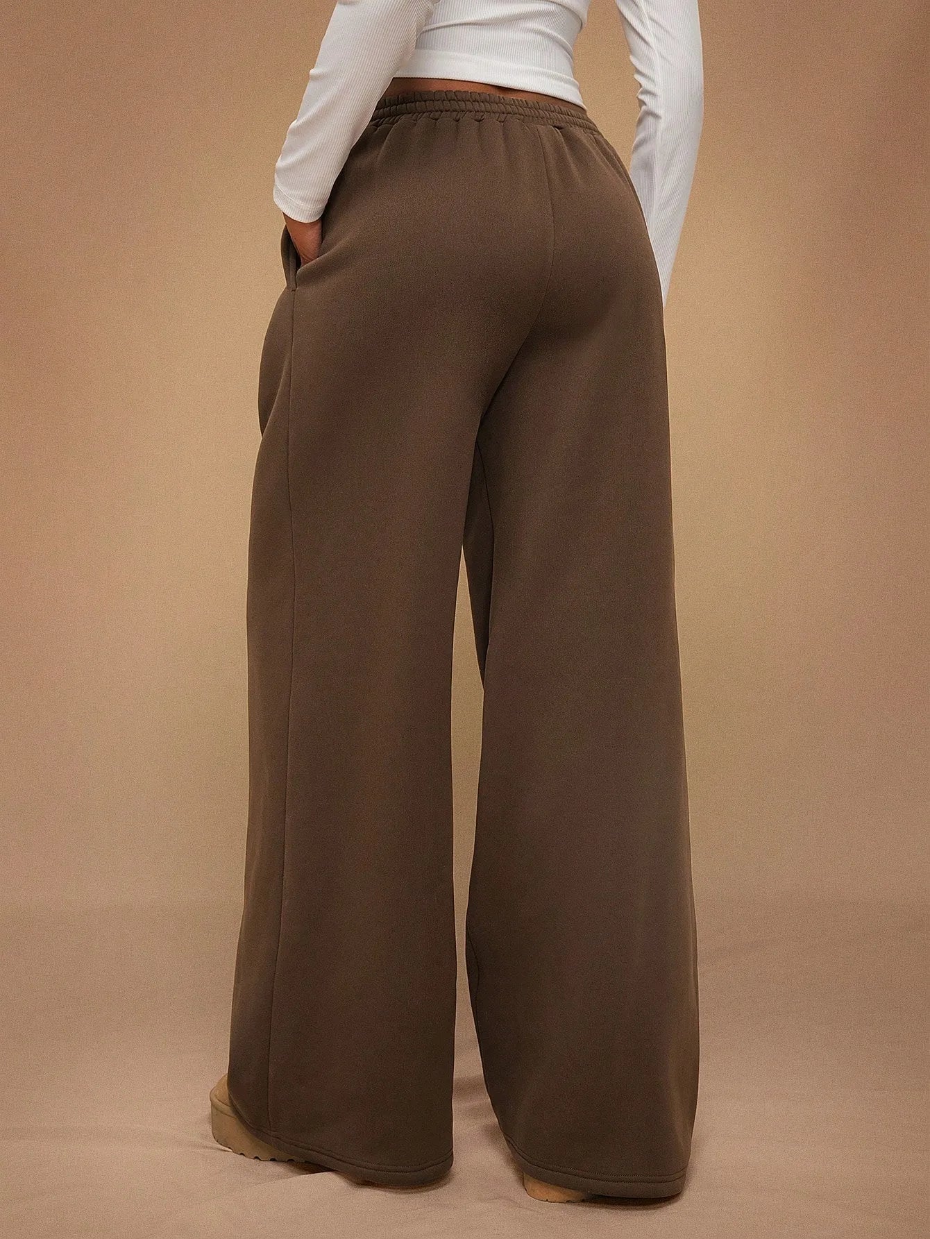 LIZAKOSHT  -  Women's Velvet Sweatpants Elastic Waist Wide Leg Loose Trousers Autumn Comfortable Pants with Pockets Thickened Female Clothing