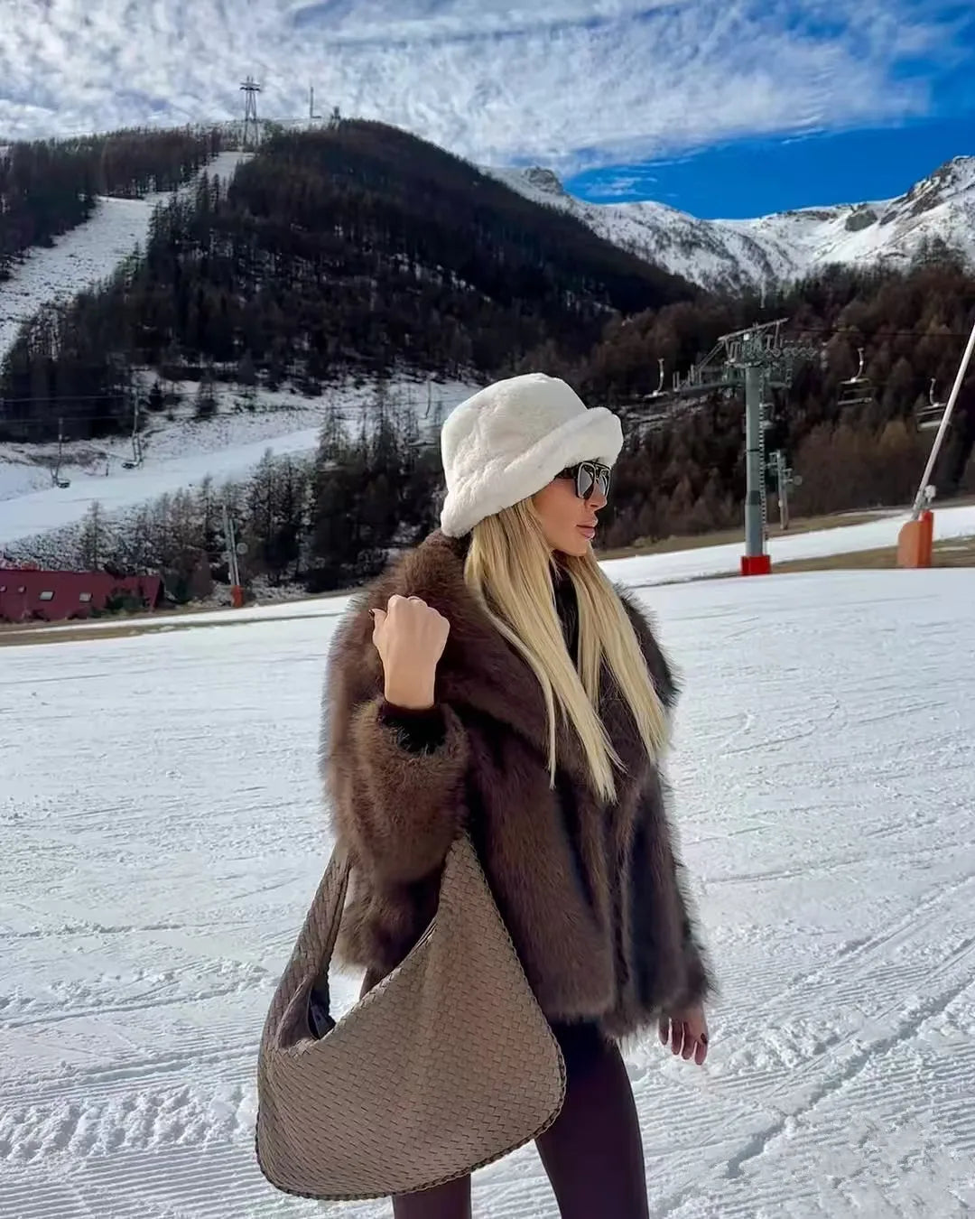 LIZAKOSHT  -  New Autumn Winter Fox Fur Coat Thickened Fluffy Fur Jacket European American Celebrity Faux Fur Women's Plush Overcoat