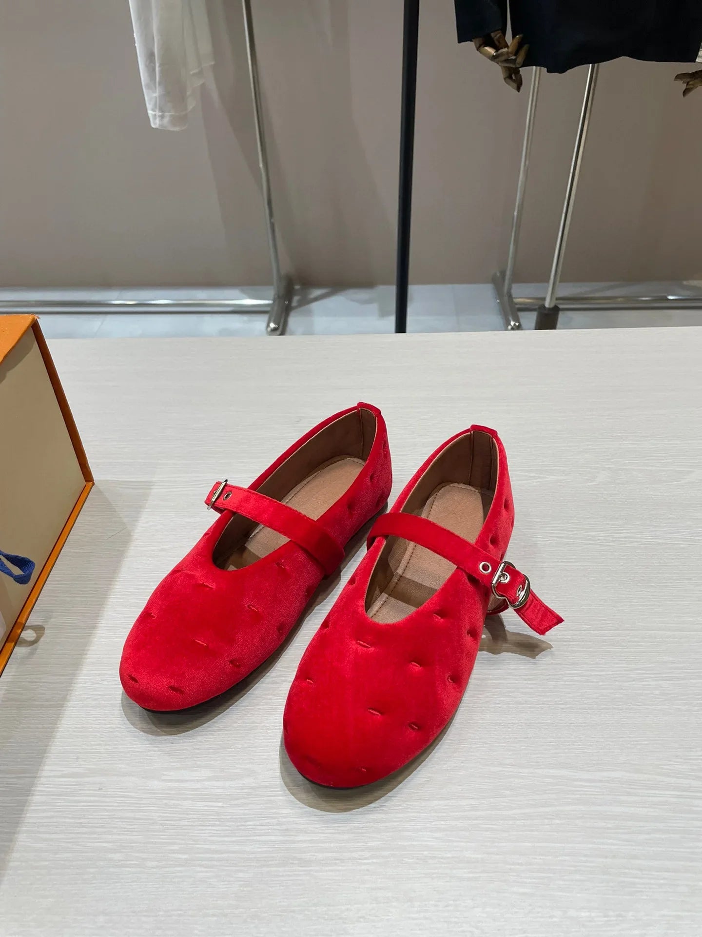 LIZAKOSHT  -  New Red Velvet Buckle Strap Mary Janes Shoes Women Elegant Spring Autumn Flannel Flats Shoes Black Casual Ladies Shoes