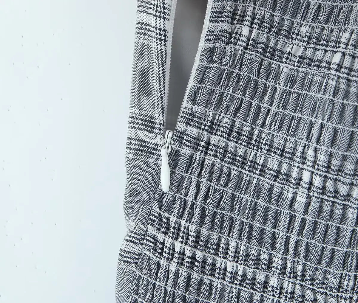 LIZAKOSHT  -  Europe and America Wind Summer New French Retro Sexy Spice Girl Plaid Pure Desire Slim Pleated Skirt.