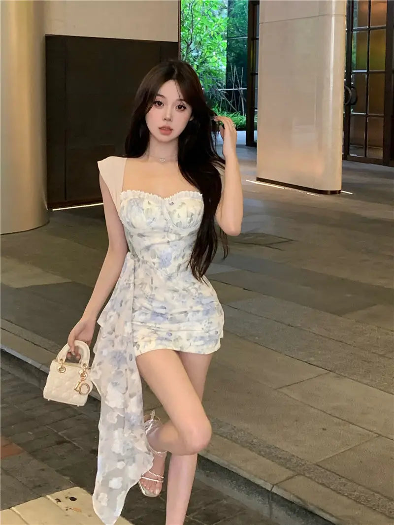 LIZAKOSHT  -  Sleeveless Dress with Sweet Temperament and Irregular Streamers with Pleated Floral Buttocks
