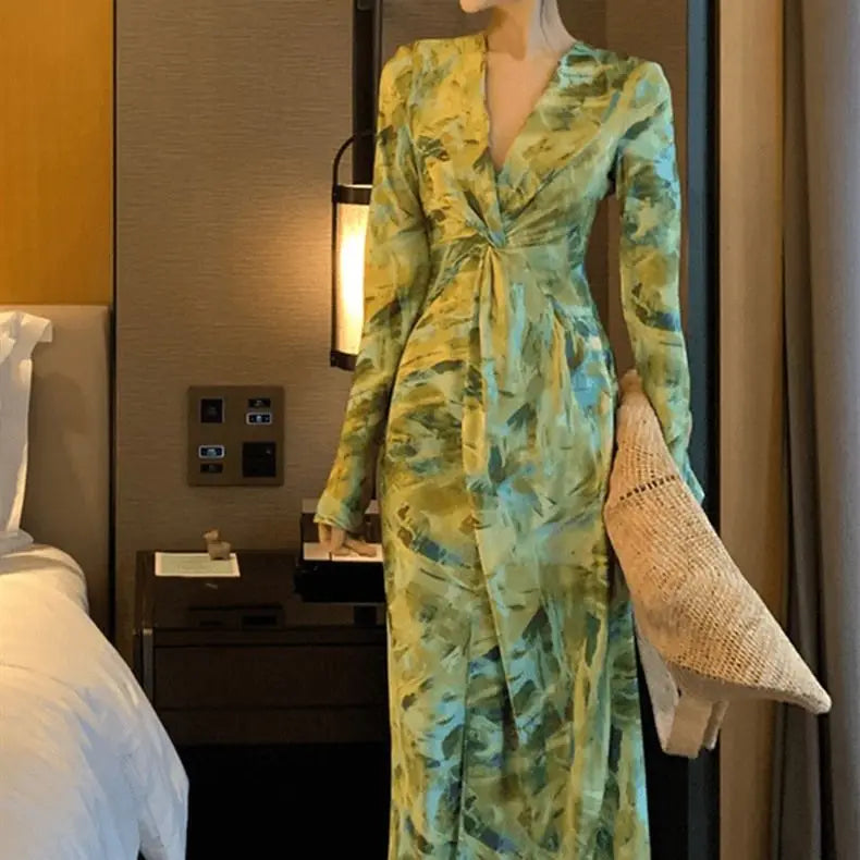 LIZAKOSHT  -  V-neck Printed Chiffon Floral Dress for Women Vacation Style French Retro Temperament Waist-hugging Long Skirt