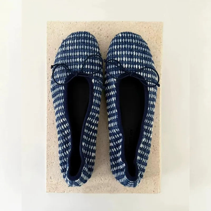 LIZAKOSHT  -  New Ballet Flats Crafted from Goat Leather Classic Round Toe Elasticated Seams for a Perfect Fit Slightly Pleated Effect Classic