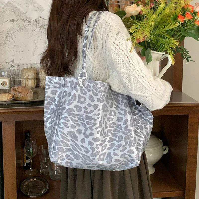 LIZAKOSHT  -  Silver Leopard Print Canvas Leisure Tote Bag Large Capacity Commuter Shoulder Bag Fashion Simple and Lightweight Storage Bags