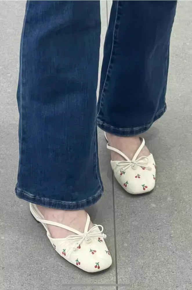 LIZAKOSHT  -  Sliver leather bowtie slippers women Square Toe flower embroider sandals low heel outdoor summer pantuflas mujer big size 43