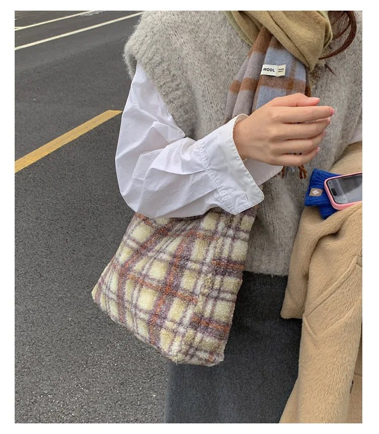 LIZAKOSHT  -  New Winter Autumn Plaid Furry Crossbody Bag Women Large Capacity Retro Shoulder Tote Bucket Bag Simple and Versatile Storage Bag