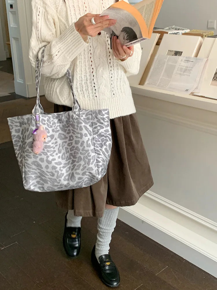 LIZAKOSHT  -  Silver Leopard Print Canvas Leisure Tote Bag Large Capacity Commuter Shoulder Bag Fashion Simple and Lightweight Storage Bags