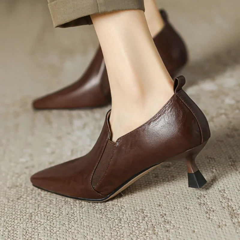 LIZAKOSHT  -  Lady's French Retro Temperament Low-heeled Shoes Women's Spring New Leather Pointed High Heels Small Leather Shoes Large Size 43