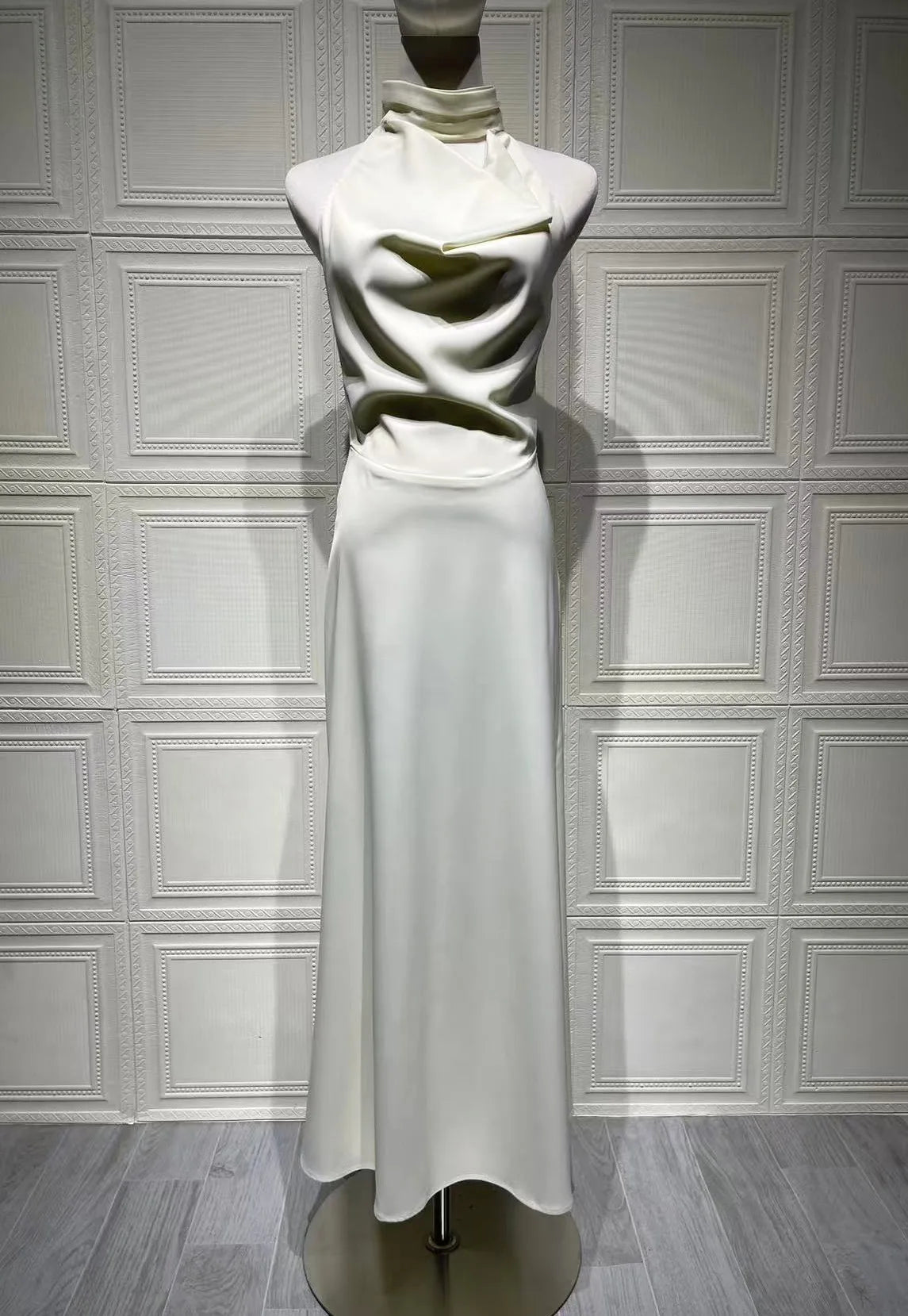LIZAKOSHT  -  Sexy Hanging Neck Pearl Trim Backless Maxi Dress Women Fashion Slim Fit Robes Lady 2025 Summer Evening Birthday Party Club Dress