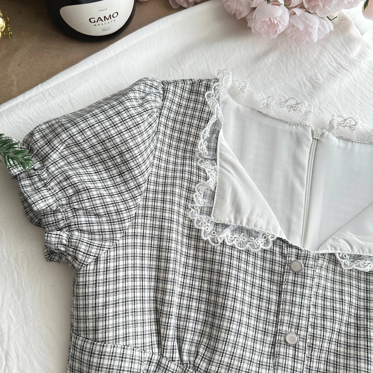 LIZAKOSHT  -  French Retro Plaid Shirt Dress Women Summer Waist Slim Fit Dress with Lace Doll Collar Puff Sleeves Ruffle Hem Vintage Sweet New