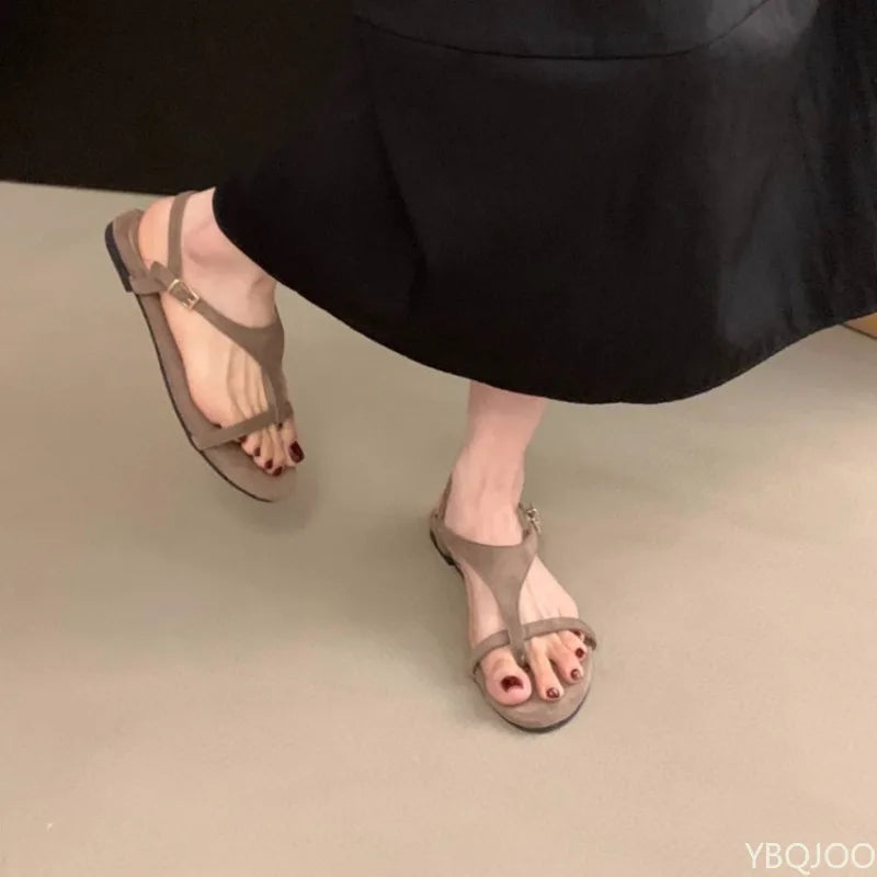 LIZAKOSHT  -  Summer clip toe women's flat sandals are simple fashionable versatile suitable for wearing retro women's shoes on the outside