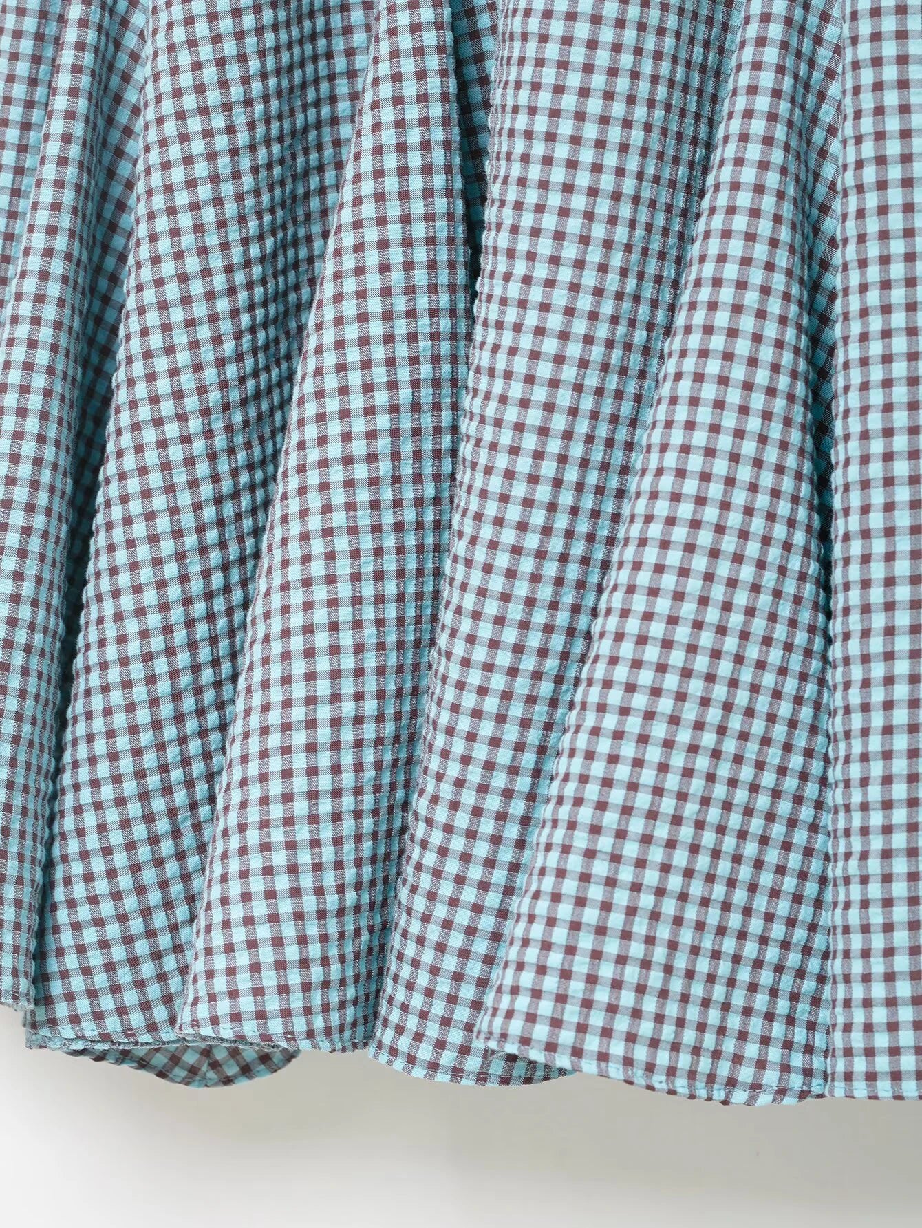 LIZAKOSHT  -  New women's clothing with sweet and western-style style, showing a slim and small plaid wave style wide swing skirt