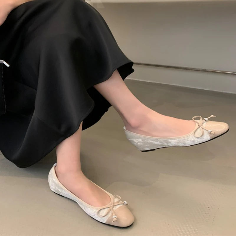 LIZAKOSHT  -  Comfortable Round Toe Women Flats Sweet Bow Designer Women Brand Shoes Elegant Lace Shallow Women Ballet Shoes Zapatos Muje