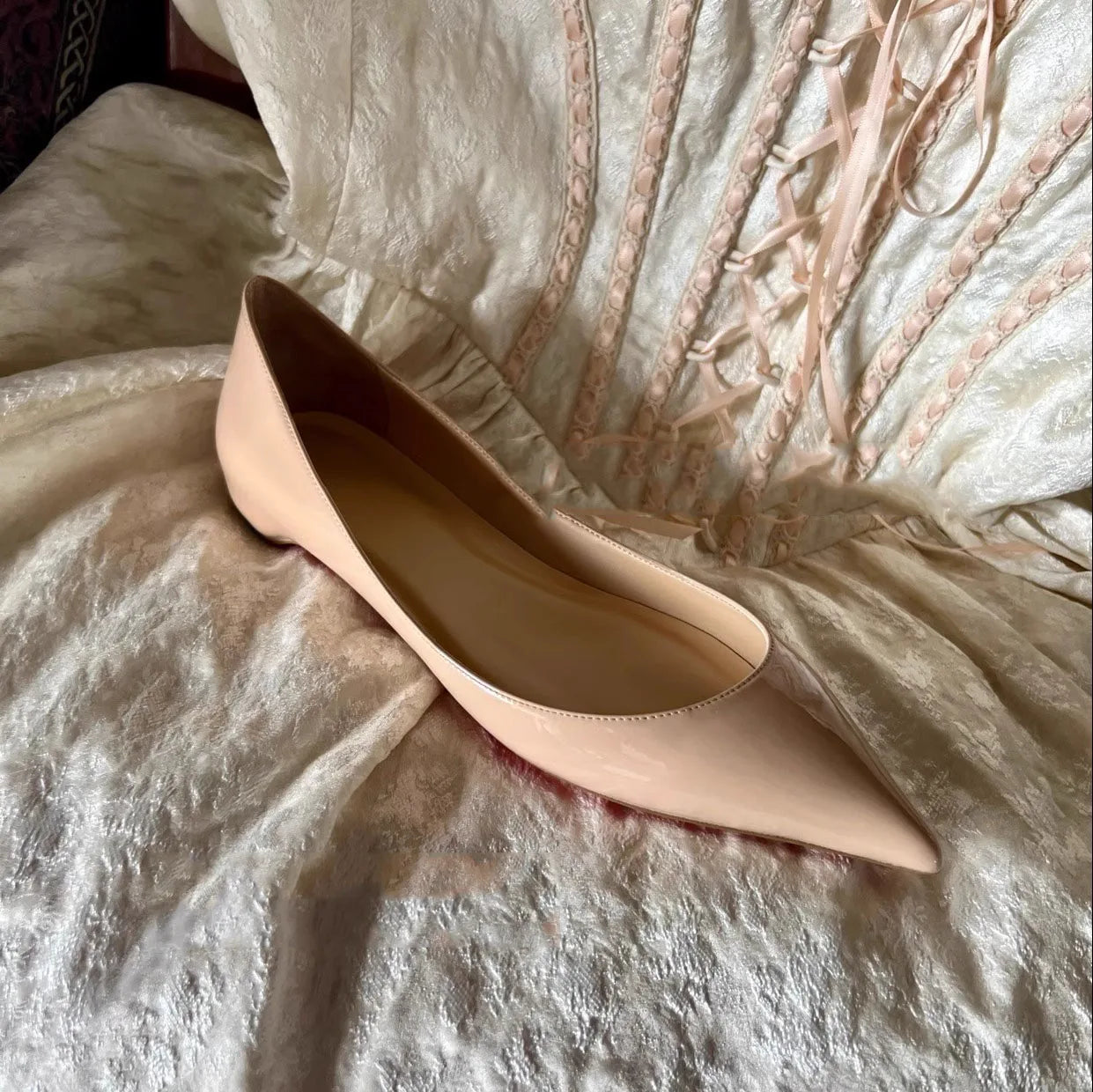 LIZAKOSHT  -   Autumn New Style Women's Flat Bottom Patent Leather Pointed Toe Shoes Design Sensation Low Cut Increased Height Inner