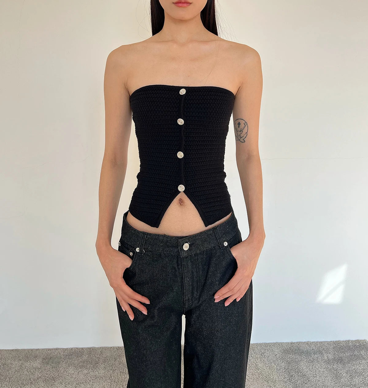 LIZAKOSHT  -  Women Off The Shoulder Button Up Sleeveless Knitted Crop Top