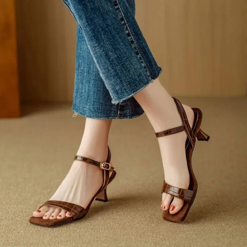 LIZAKOSHT  -  Square sandals with unique color blocking design, new one-piece sandals with personality