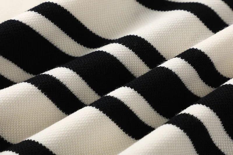 LIZAKOSHT  -  Black and White Striped Loose Short-sleeved T-shirt V-neck Pullover Bottoming Casual Shirt Summer New Style