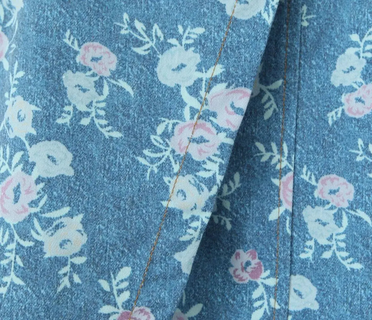 LIZAKOSHT  -  Europe and America in The Summer of 2025, The New French Retro Temperament Printed Top+irregular Skirt Suit.
