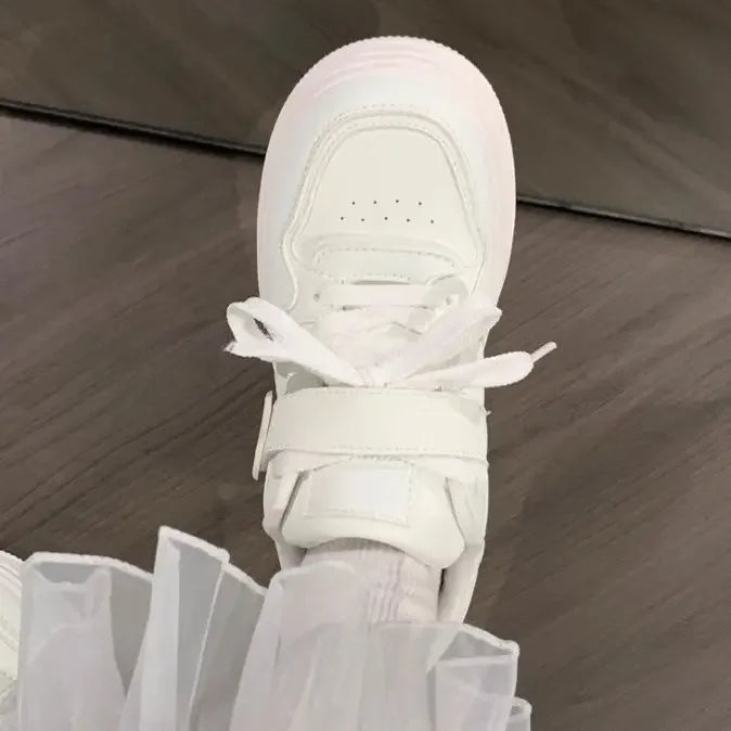 LIZAKOSHT  -  Heart Platform Sports Shoes Woman Fashion Ventilated Sweet Platform Sneakers Korean Style Versatile Casual Female Shoes