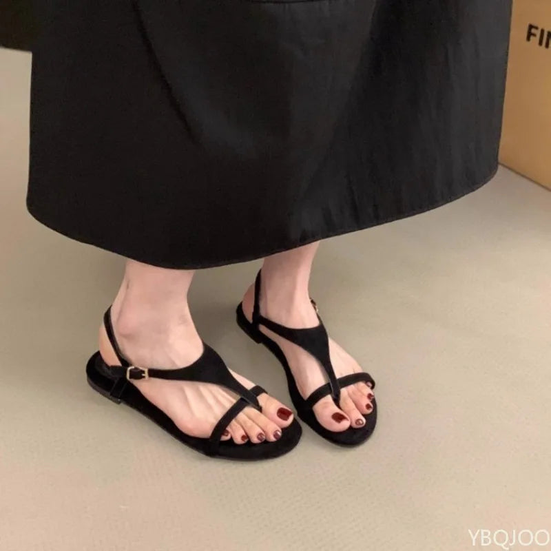 LIZAKOSHT  -  Summer clip toe women's flat sandals are simple fashionable versatile suitable for wearing retro women's shoes on the outside