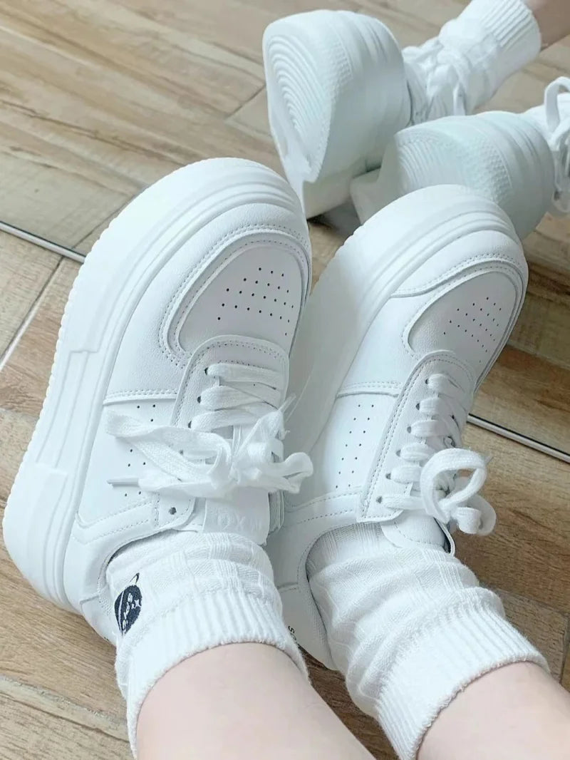 Lizakosht White Sports Shoes Korean Women Platform Sneakers Casual Harajuku Tennis Female Vintage Vulcanize Designer Footwear