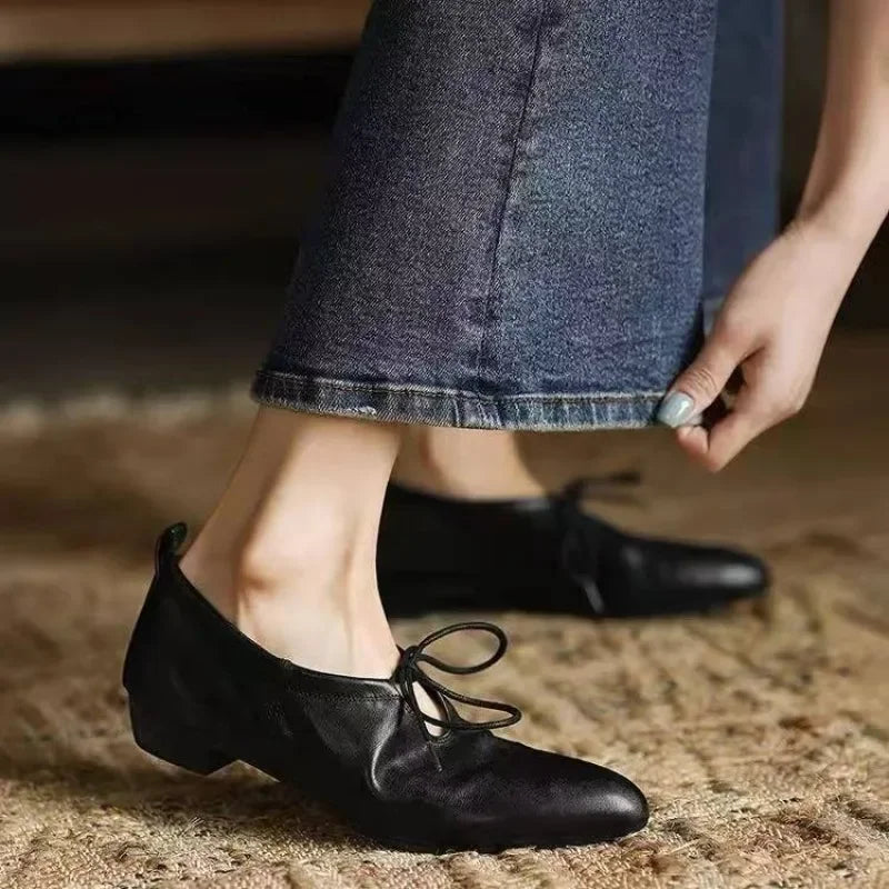 LIZAKOSHT  -  Women's Loafers Autumn Retro Pointed Toe Lace-Up Front Soft Sole Comfortable Block Heel Low Heel Small Leather Shoes