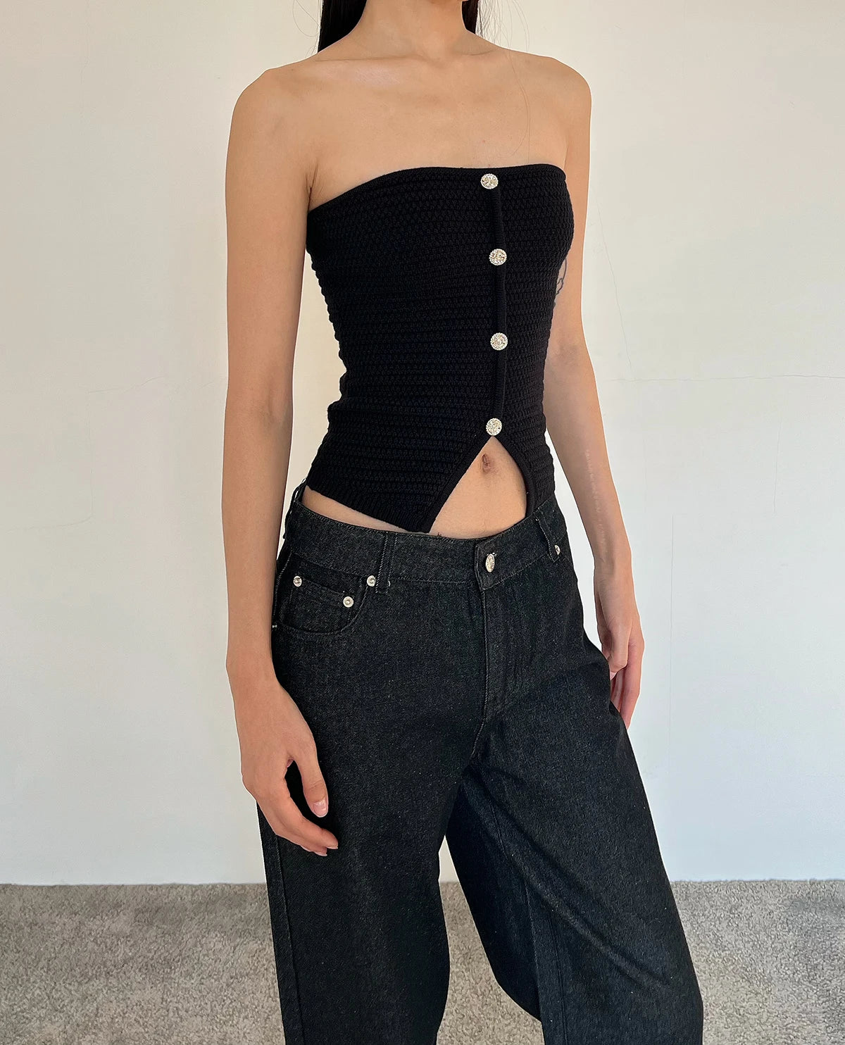 LIZAKOSHT  -  Women Off The Shoulder Button Up Sleeveless Knitted Crop Top