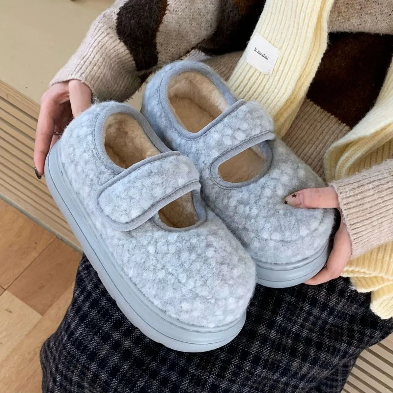 LIZAKOSHT  -  Cartoon White Bear Flip-Flops: Unisex, Non-Slip, Antibacterial, Thick-Soled, Couple's Summer Odour-Resistant Outdoor Flip-Flops