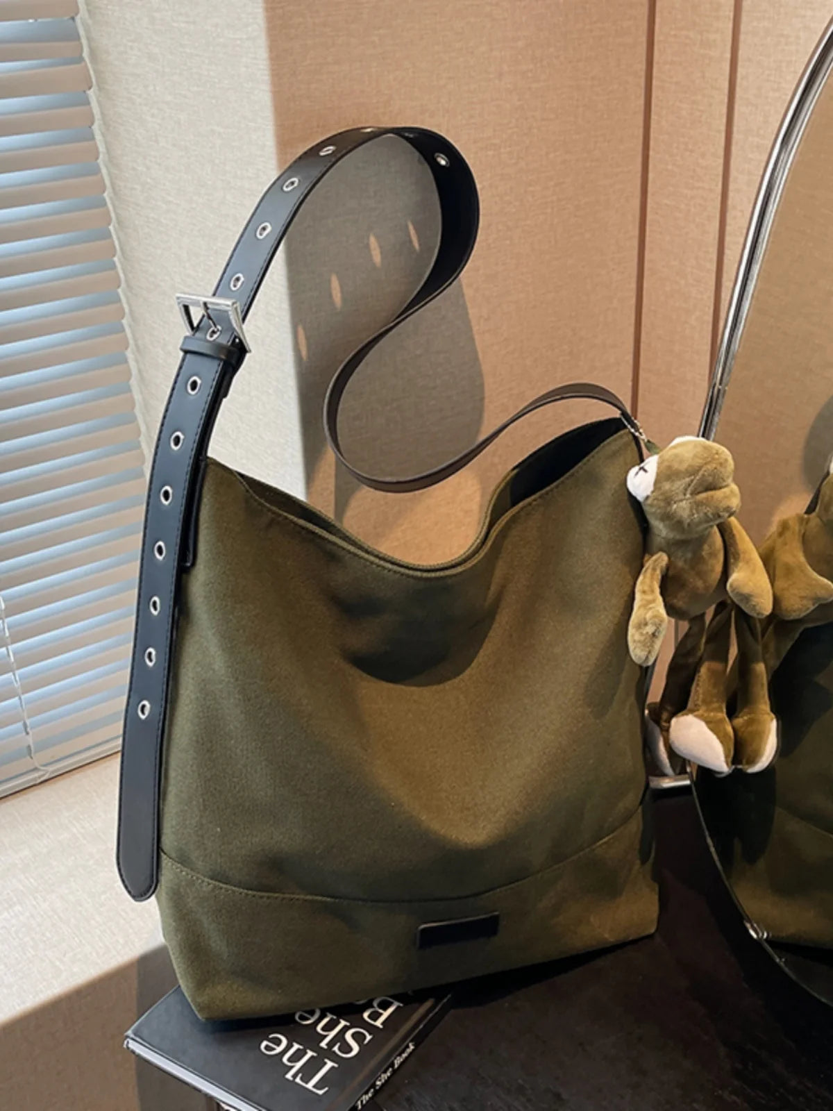 LIZAKOSHT  -  Casual Versatile oulder Bag for College Girls 8-20 Years Old Crossbody Commuter Bag Magnetic Bule Closure Large Size