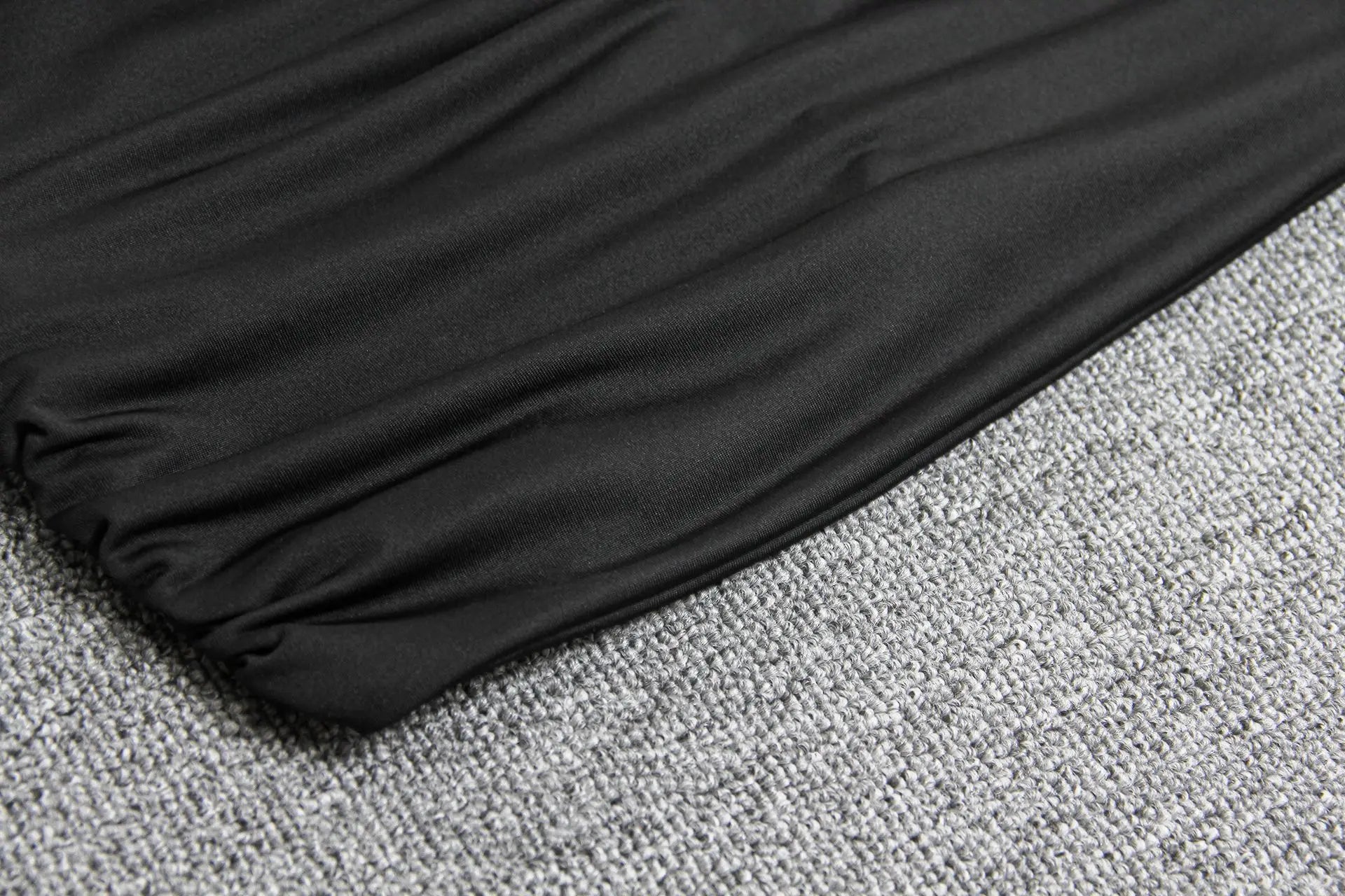 LIZAKOSHT  -  Women's V-neck Halter Neck Backless and Shoulder-free Sexy Simple Pleated Dress