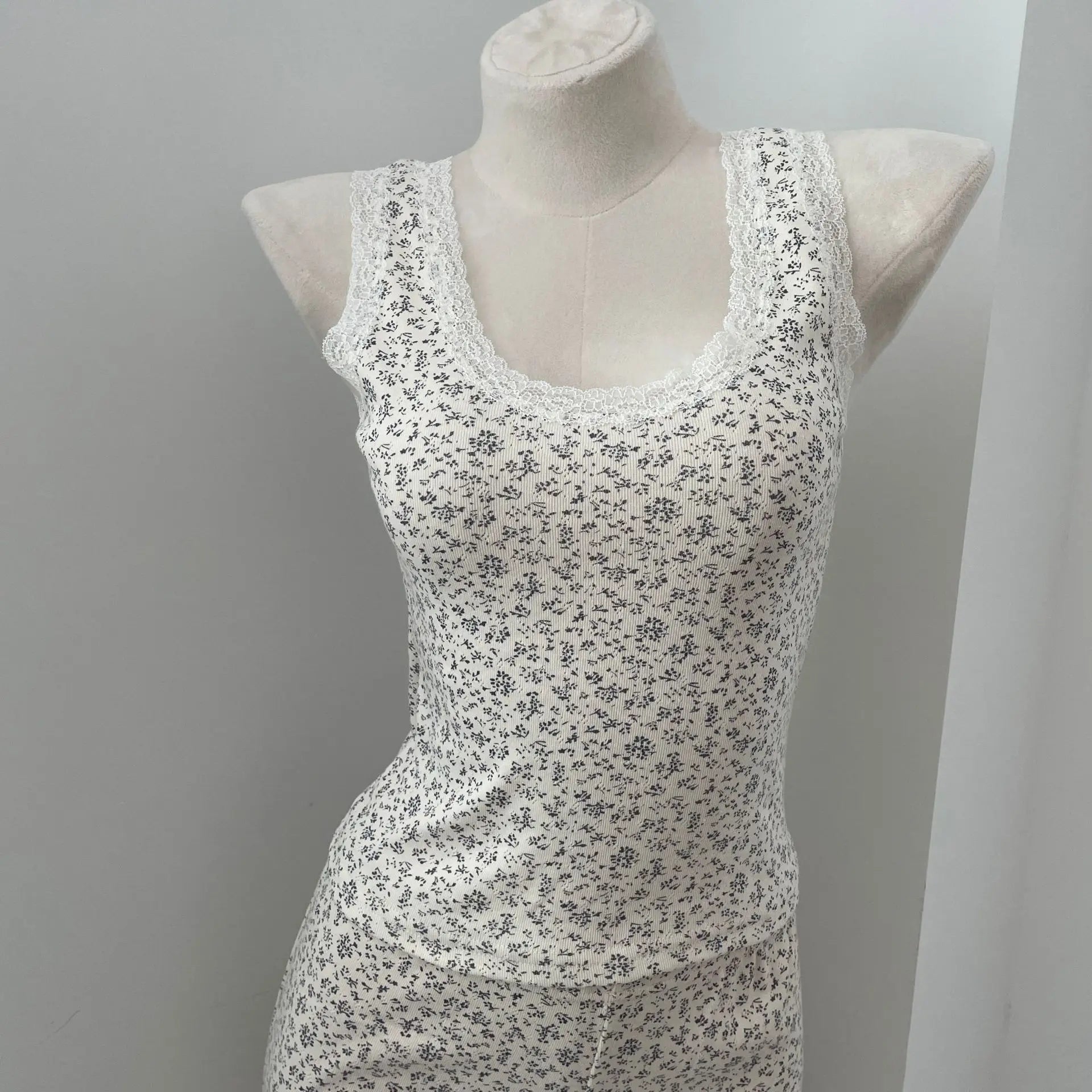 LIZAKOSHT  -  Brandy & Mandy Floral Lace Bow Halter Slim Tank Top Sweet Camisole Summer Fashion