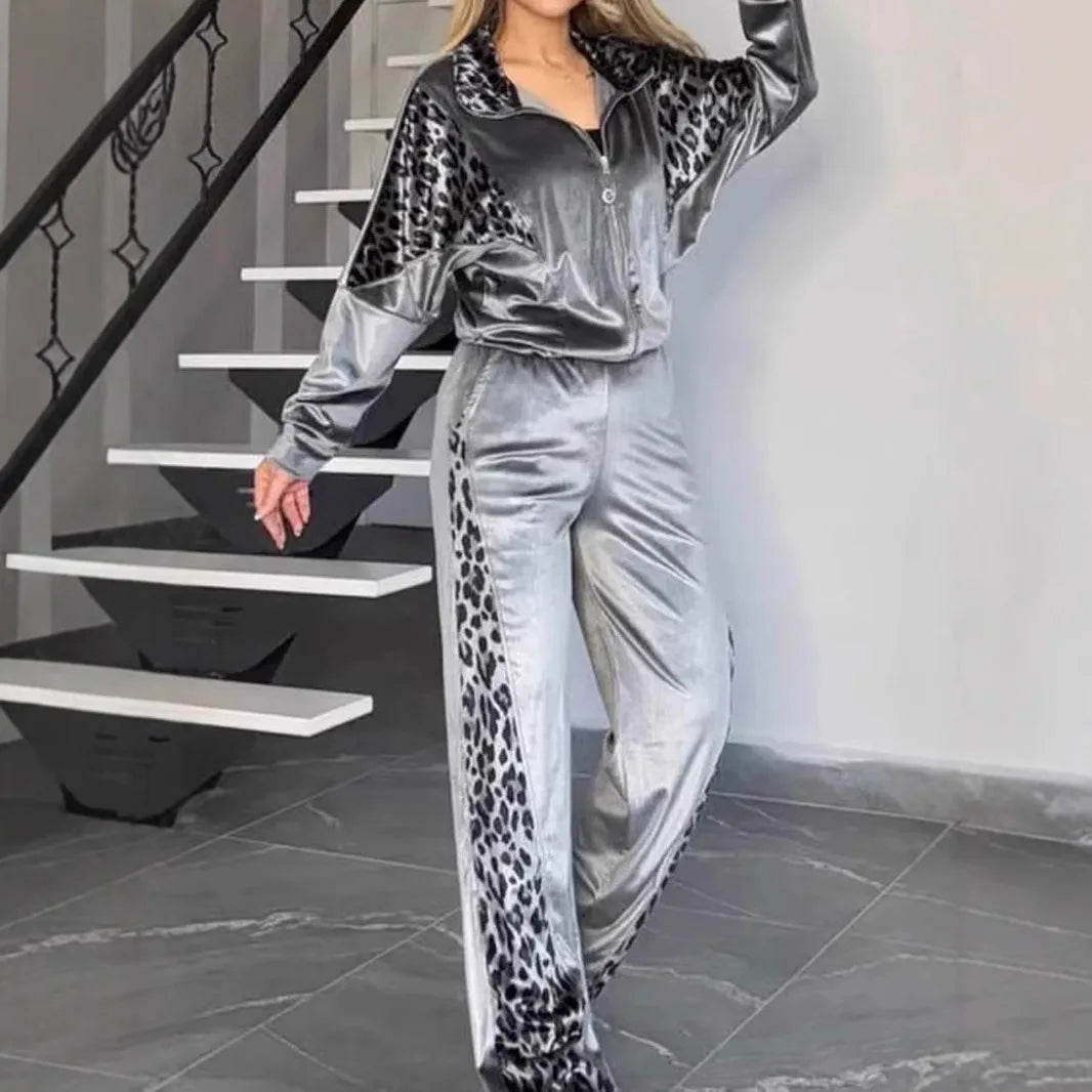 LIZAKOSHT  -  The Latest Hit in Is A New Leopard Print Contrasting Trousers Long-sleeved Loungewear Set