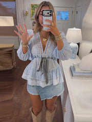 LIZAKOSHT  -  Women's Top V-Neck Lace Tie Front Puff Sleeve Blouse Ruffle Hem Boho Tops Contrast Ribbon Tie Casual Chic Shirt Spring Summer