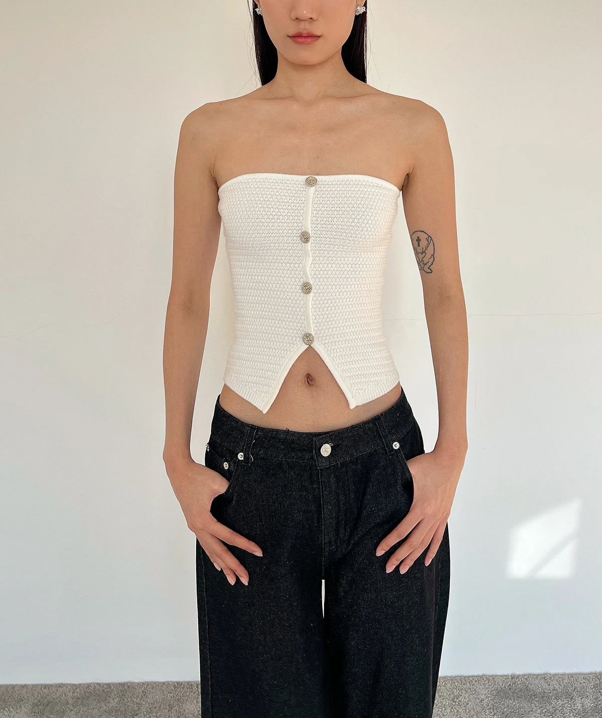 LIZAKOSHT  -  Women Off The Shoulder Button Up Sleeveless Knitted Crop Top