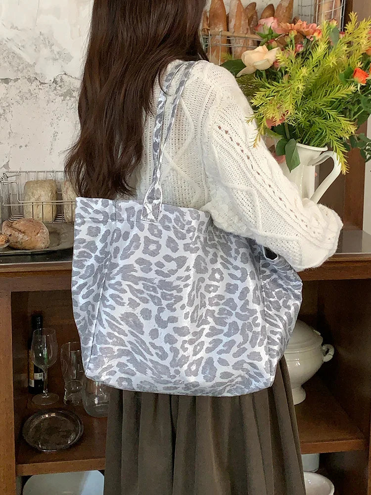 LIZAKOSHT  -  Silver Leopard Print Canvas Leisure Tote Bag Large Capacity Commuter Shoulder Bag Fashion Simple and Lightweight Storage Bags
