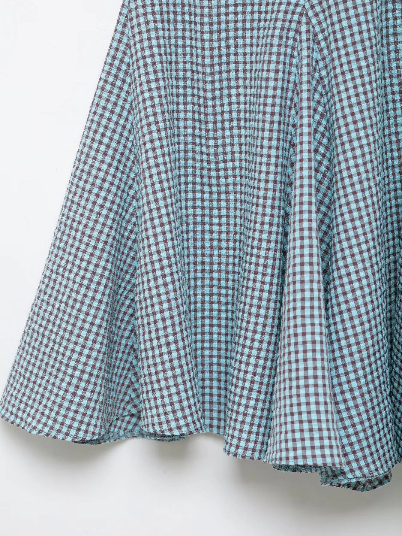 LIZAKOSHT  -  New women's clothing with sweet and western-style style, showing a slim and small plaid wave style wide swing skirt