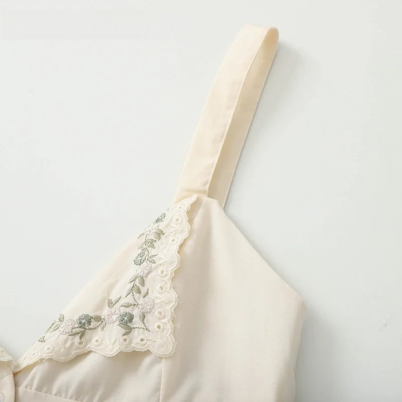 LIZAKOSHT  -  Sexy Fashionable KAOPU ZA Summer New Women's Embroidered Silk Camisole Top Strapless Backless Polyester Fabric Ladylike