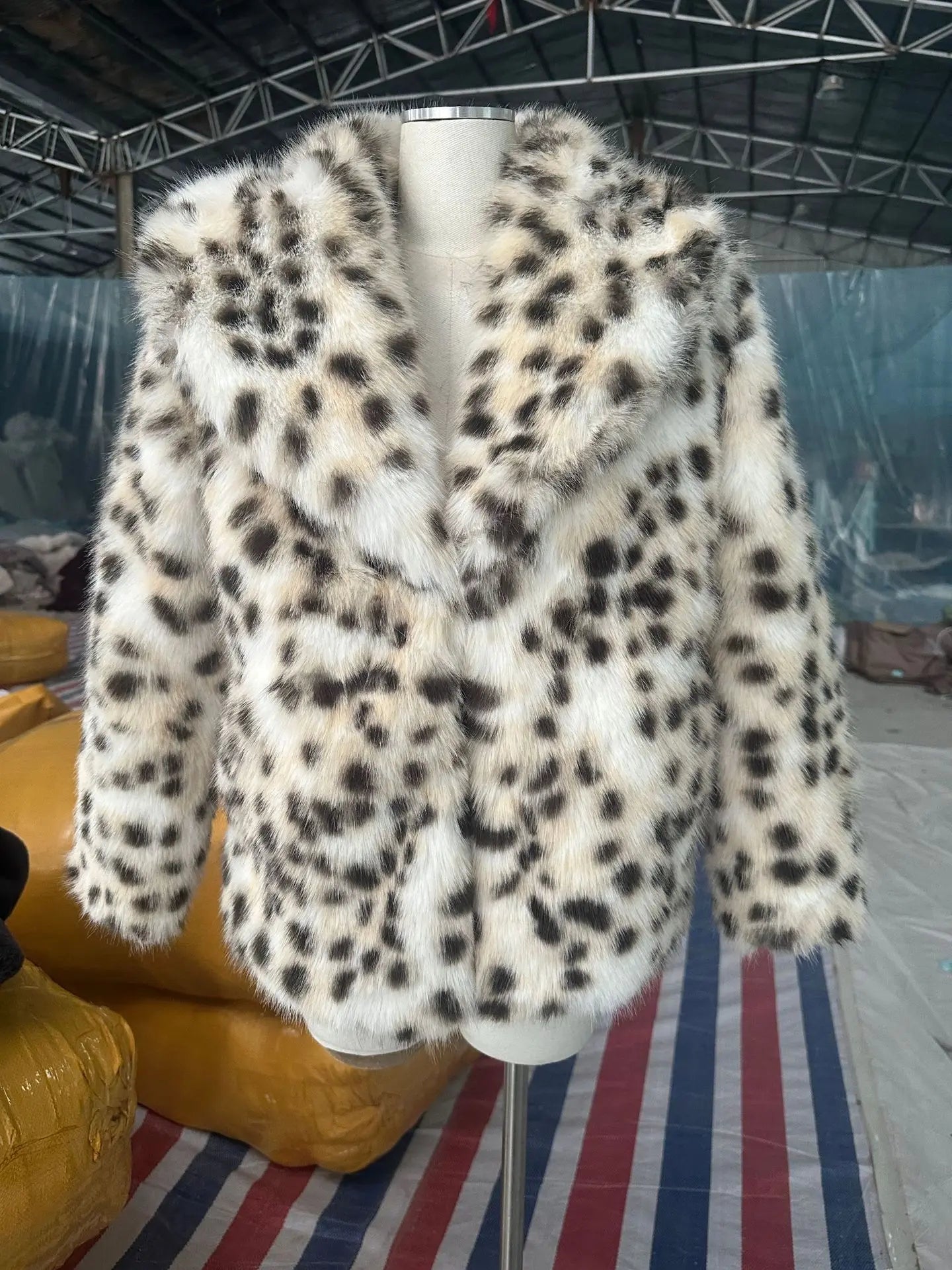 LIZAKOSHT  -  Brown Leopard Fox Fur Coat Women Winter 2026 New Luxury Hot Brand Fashion Girls Faux Fur Jacket Teddy Overcoat Faux Fur Coat