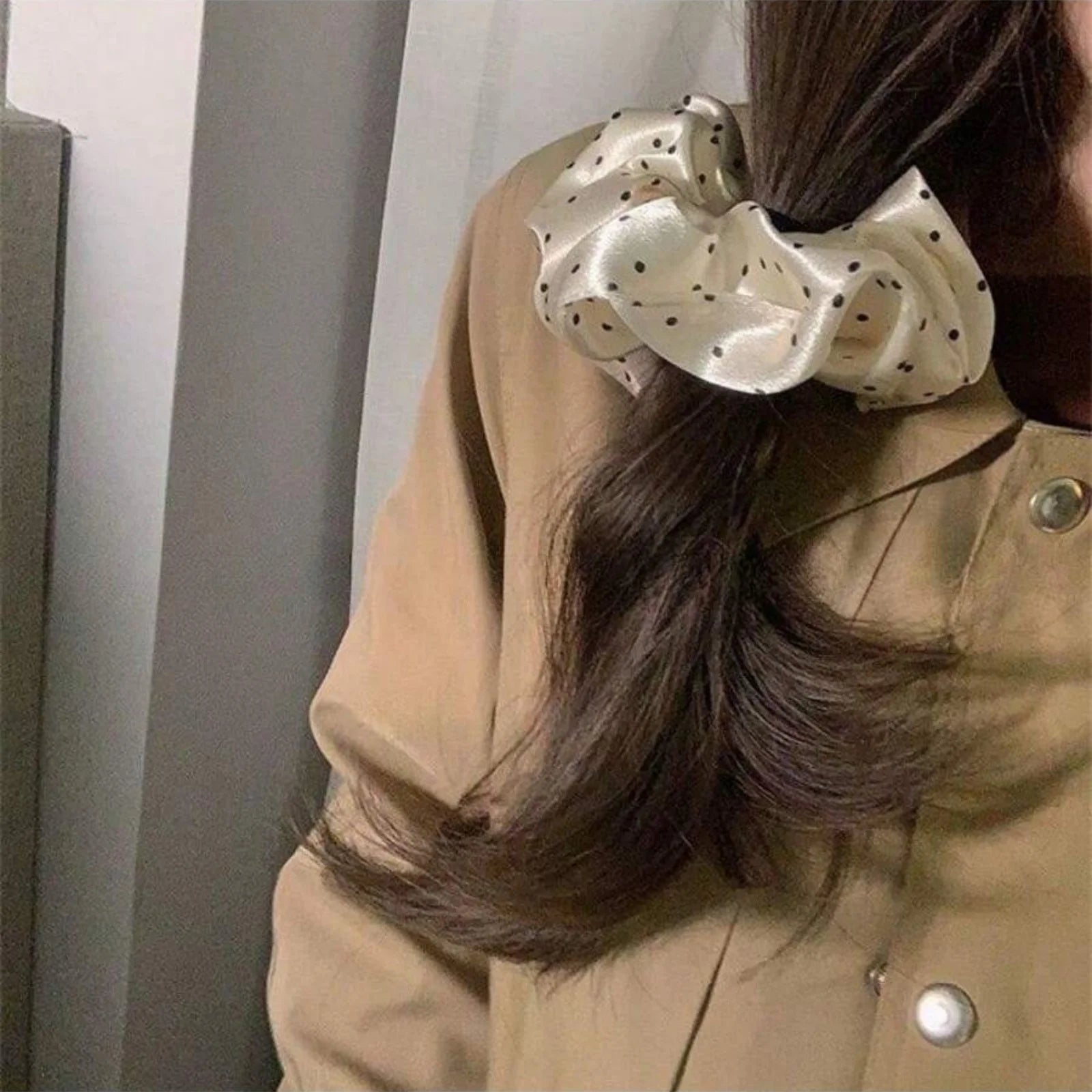 LIZAKOSHT  -  1PC French Polka Dot Satin Large Scrunchie, High-End Versatile Hair Tie, Gentle-Style Hair Accessory with Shiny Polka Dots, Poly