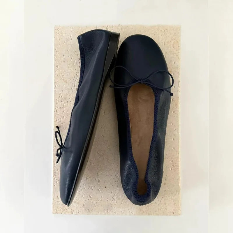 LIZAKOSHT  -  New Ballet Flats Crafted from Goat Leather Classic Round Toe Elasticated Seams for a Perfect Fit Slightly Pleated Effect Classic