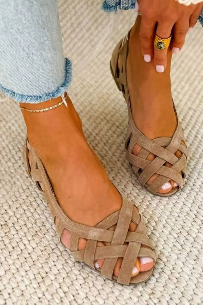 LIZAKOSHT  -  Perforated Sandals For Women Flat Heels Breathable Hole Shoes Non-Slip Beach Shoes