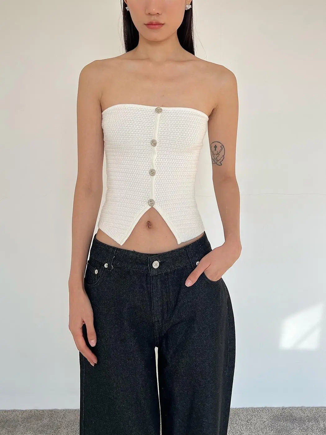 LIZAKOSHT  -  Women Off The Shoulder Button Up Sleeveless Knitted Crop Top