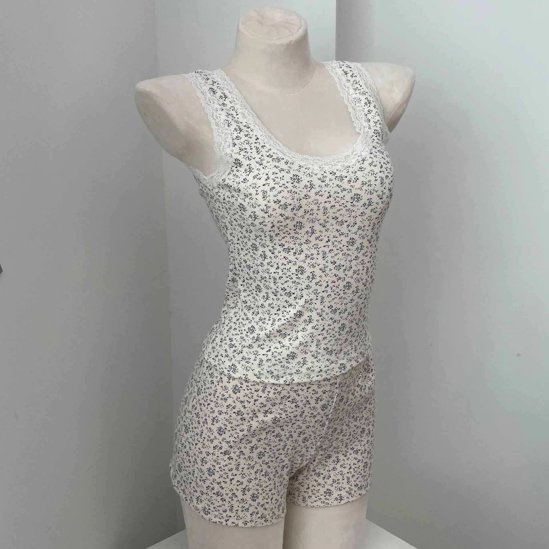 LIZAKOSHT  -  Brandy & Mandy Floral Lace Bow Halter Slim Tank Top Sweet Camisole Summer Fashion