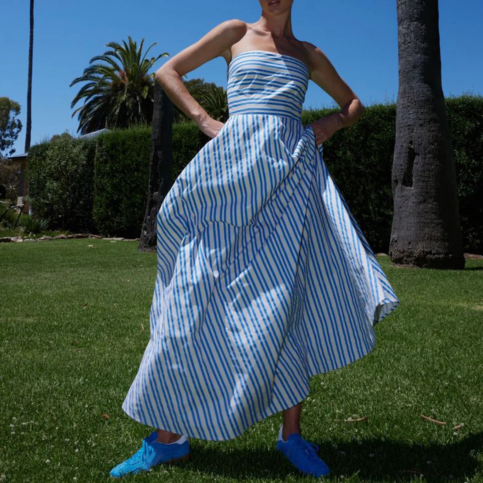 LIZAKOSHT  -  Women Y2k Graphic Maxi Tube Dress Off the Shoulder Striped Flowy Dress Bohemian Backless Beach Sundress